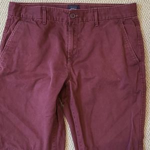 Men's Gap burgundy khakis 34x34
